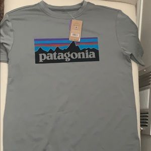 Boys Patagonia NWT Capilene Tech Shirt XL/14
